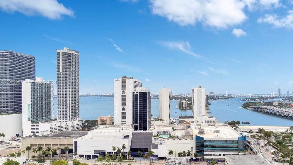 CANVAS CONDO - Residential