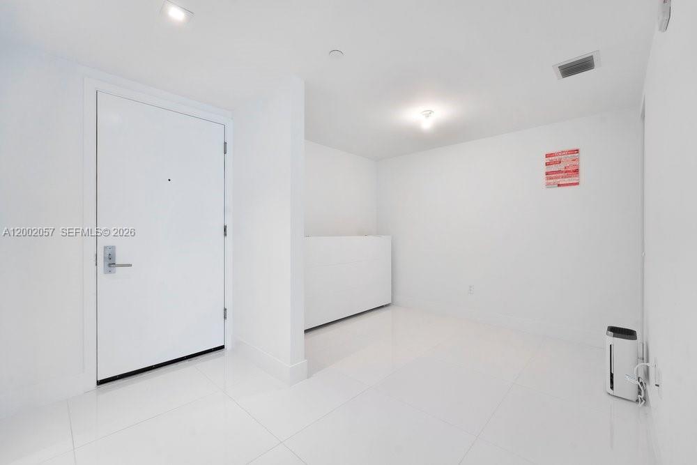 CANVAS CONDO - Residential