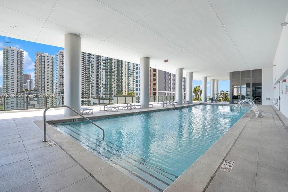 CANVAS CONDO - Residential