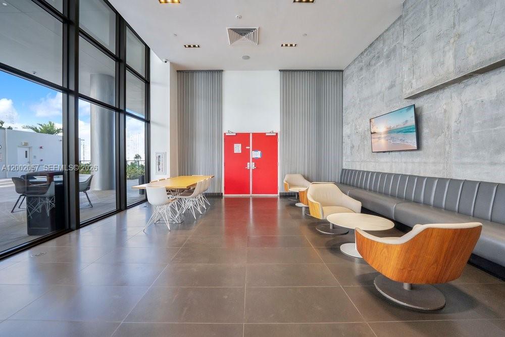 CANVAS CONDO - Residential