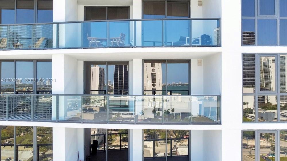 CANVAS CONDO - Residential