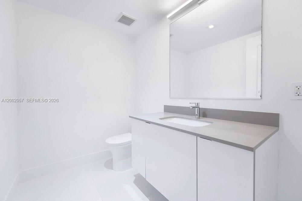 CANVAS CONDO - Residential