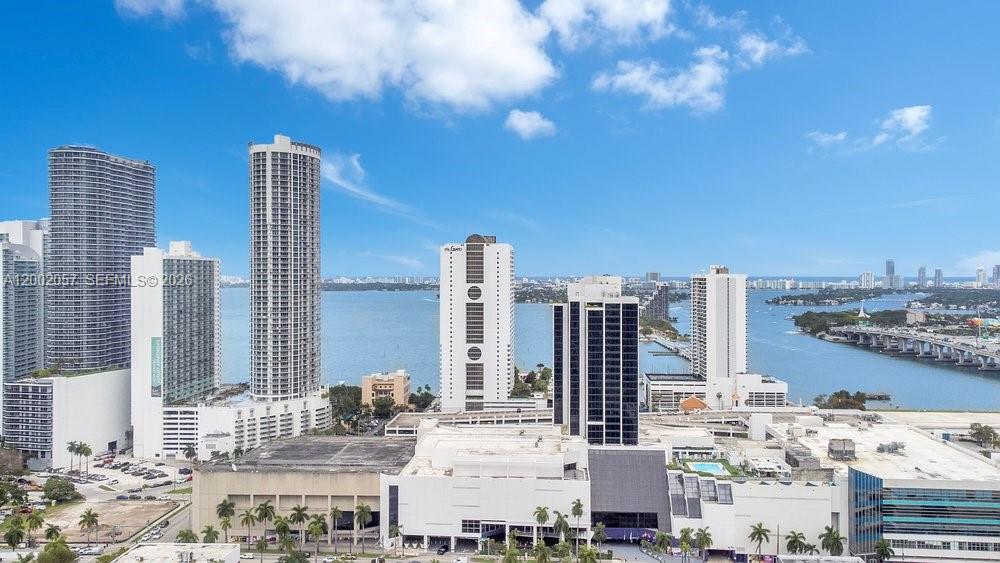 CANVAS CONDO - Residential