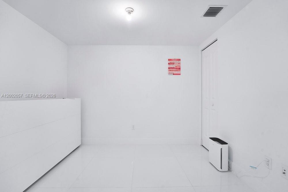 CANVAS CONDO - Residential