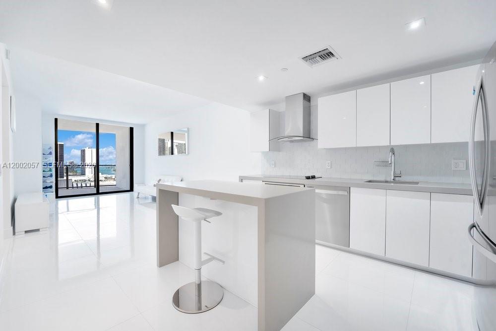 CANVAS CONDO - Residential