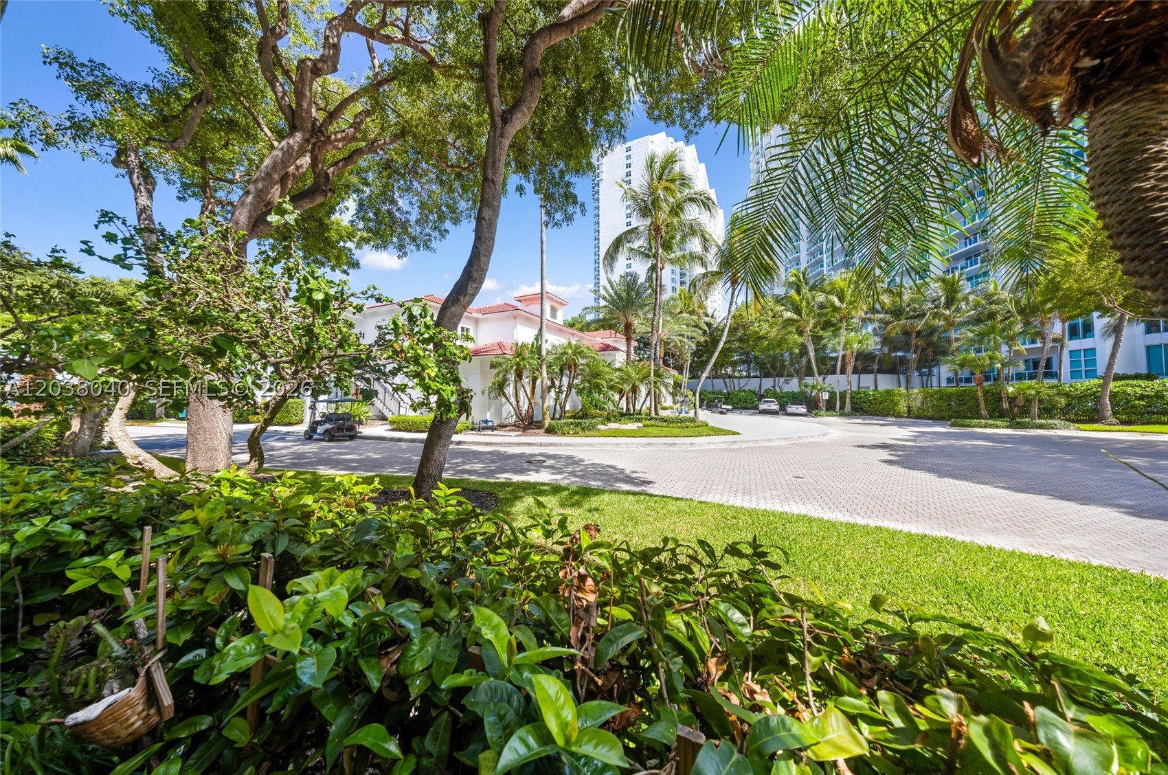 3255 NE 184th St 12112