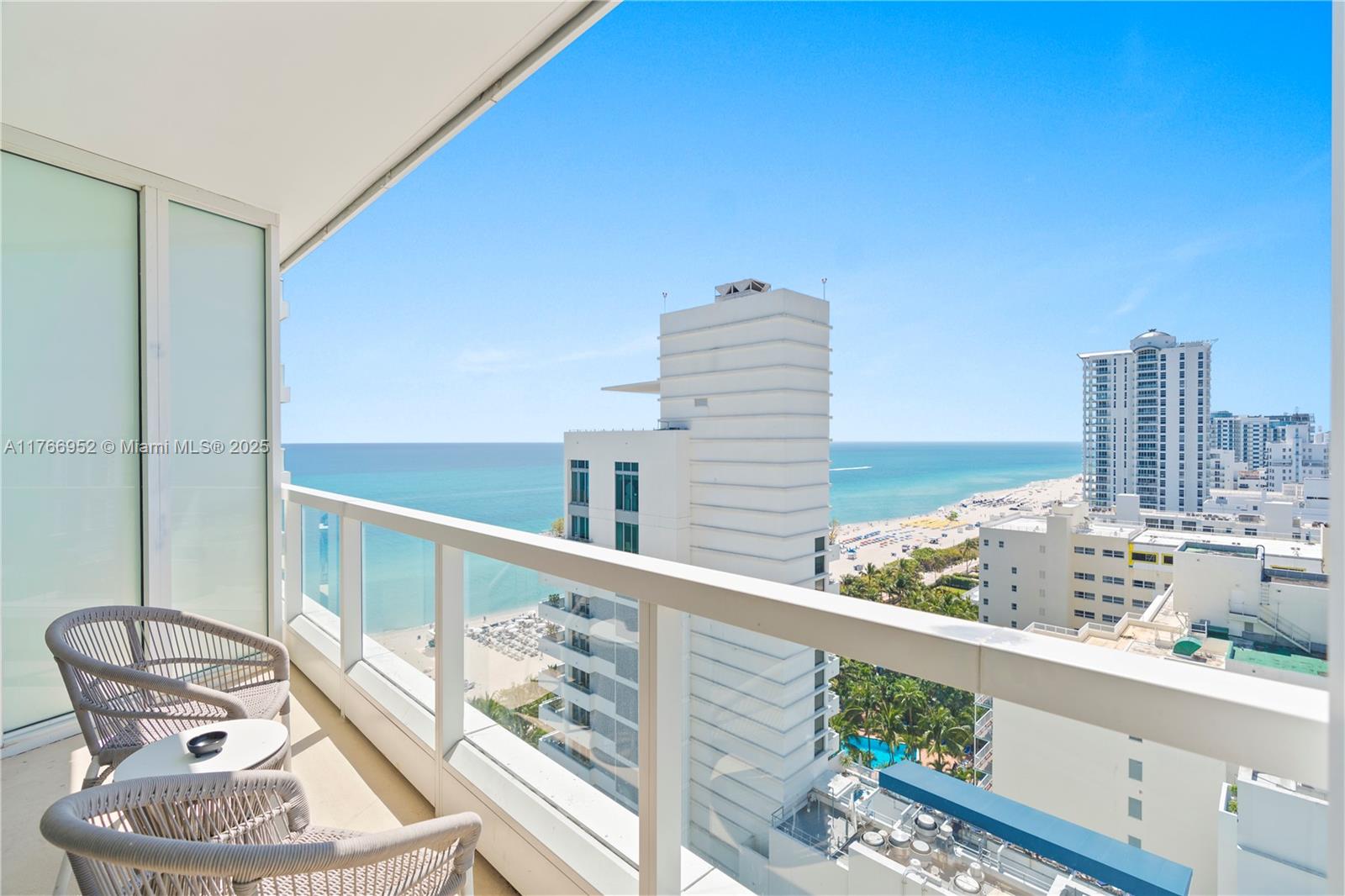 4391 Collins Ave 1618