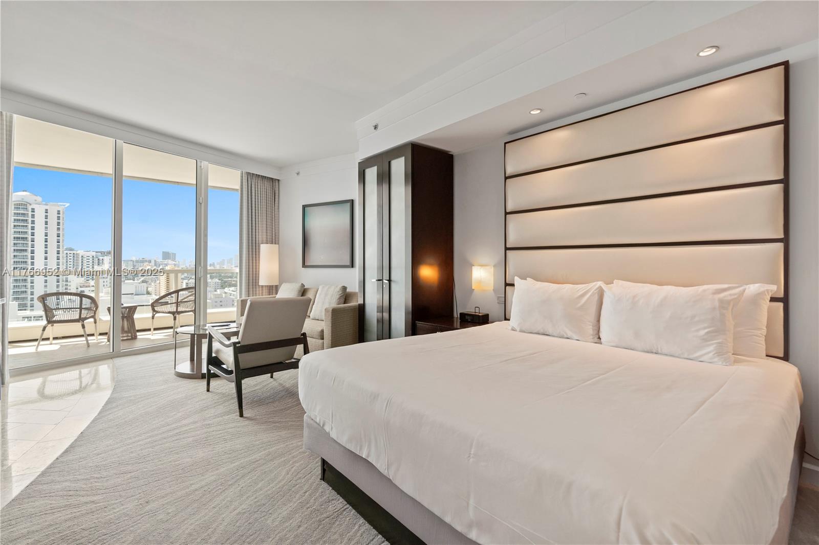 FONTAINEBLEAU III - Residential