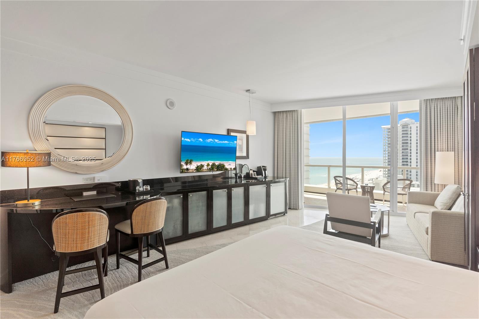FONTAINEBLEAU III - Residential