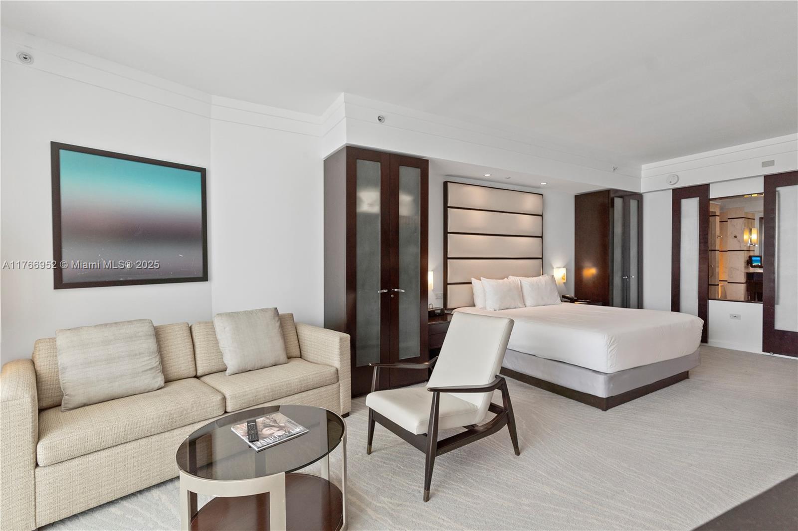 FONTAINEBLEAU III - Residential