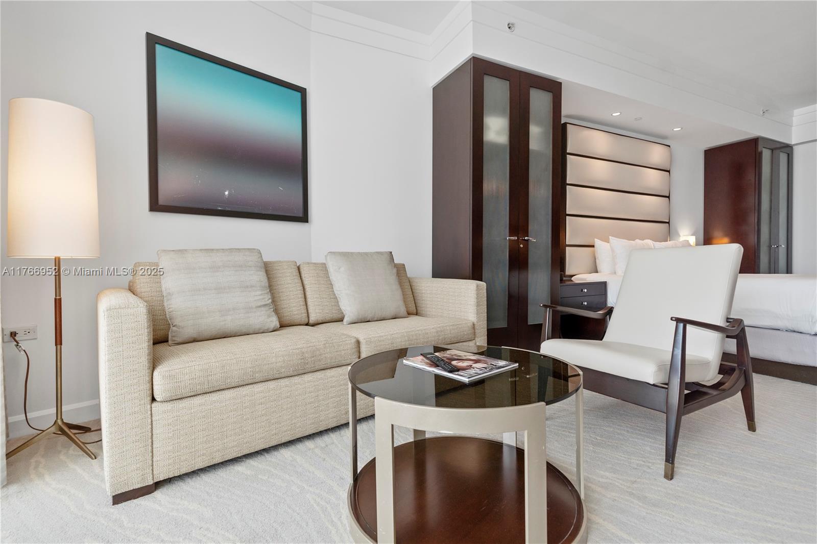 FONTAINEBLEAU III - Residential