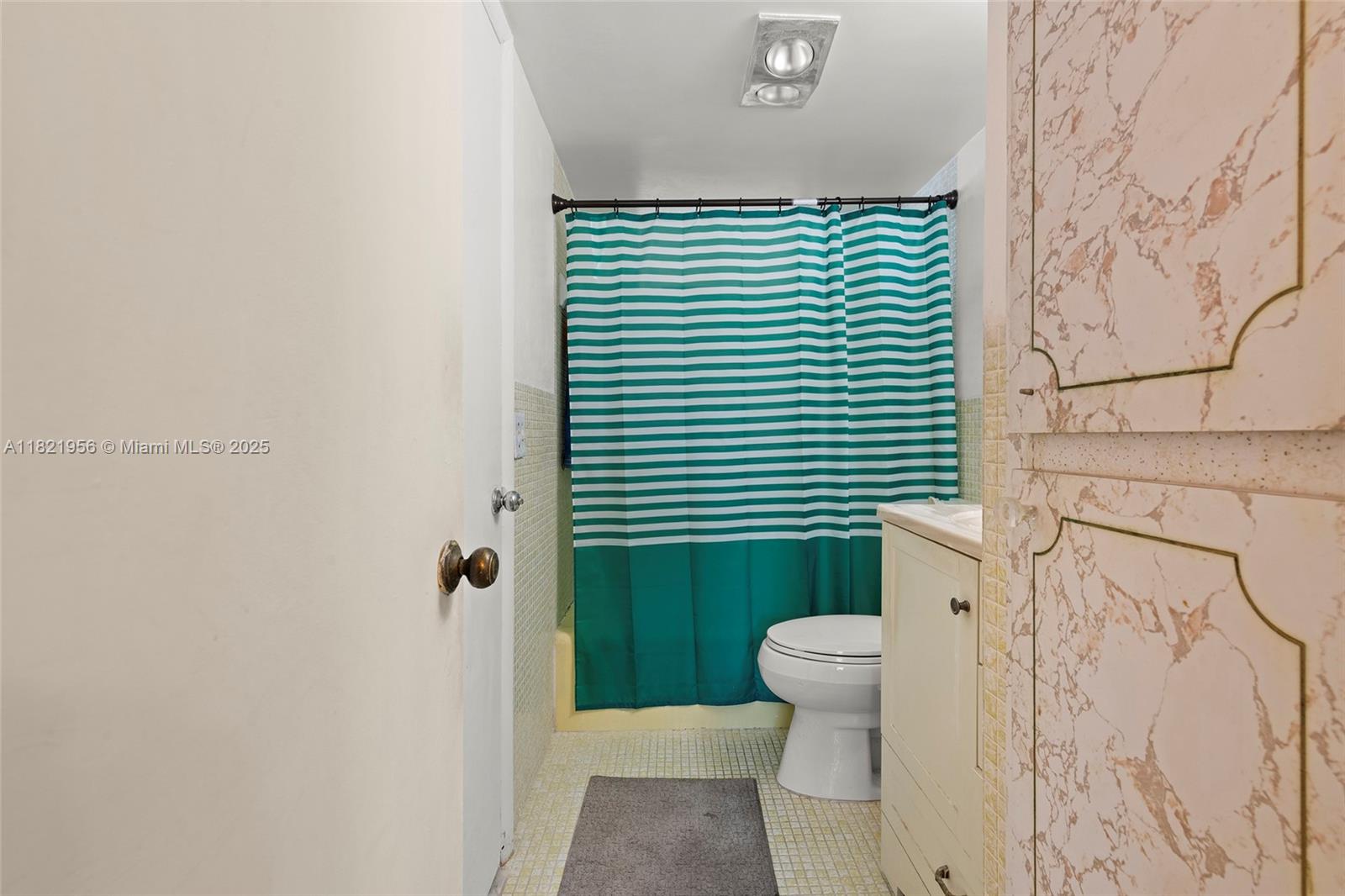 POINT EAST ONE CONDO-BLDG - Residential