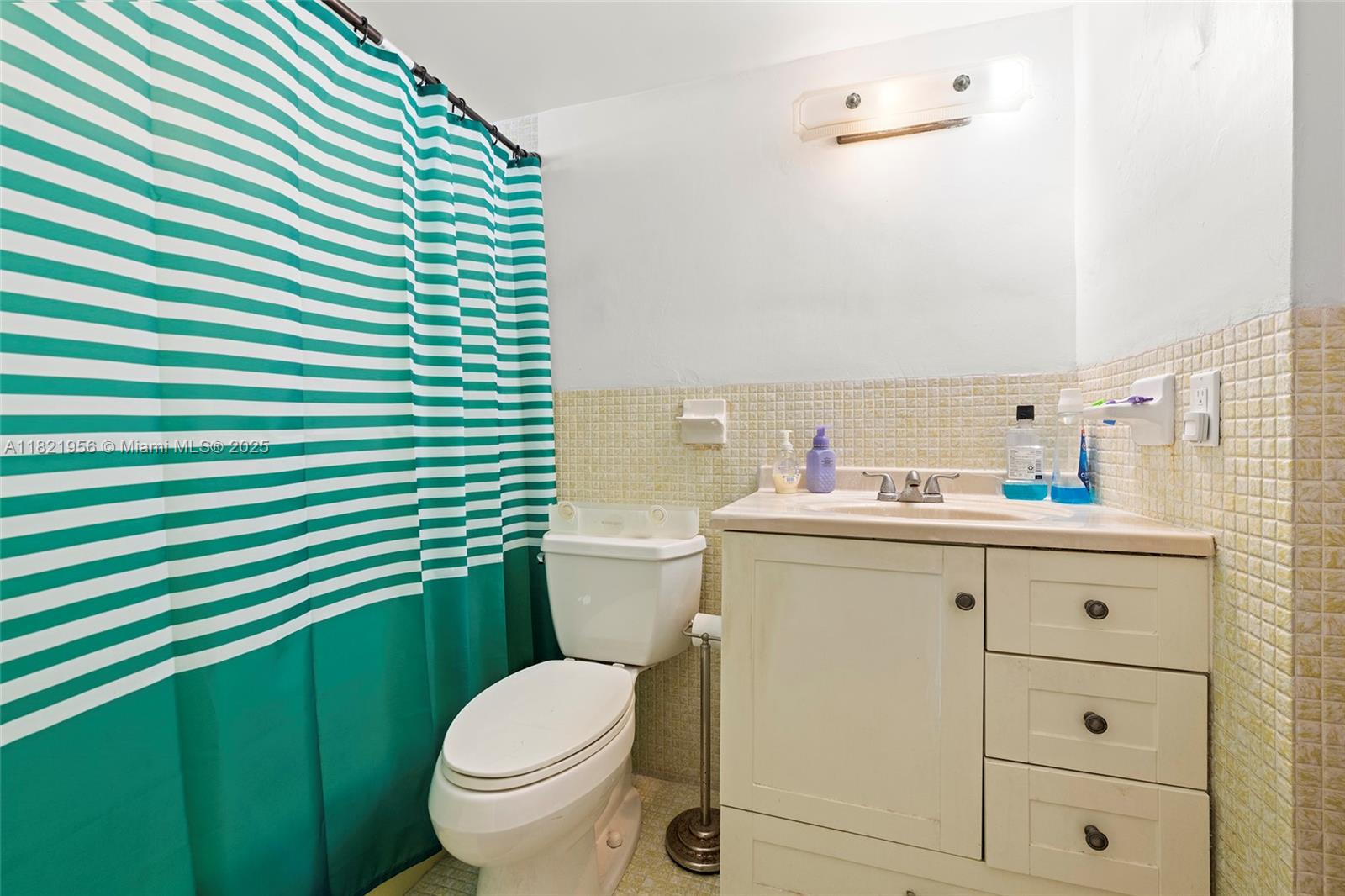 POINT EAST ONE CONDO-BLDG - Residential