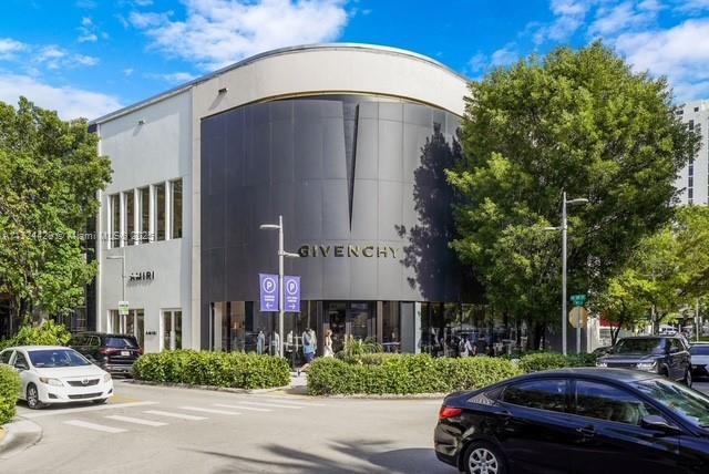 SHADOWLAWN - Residential