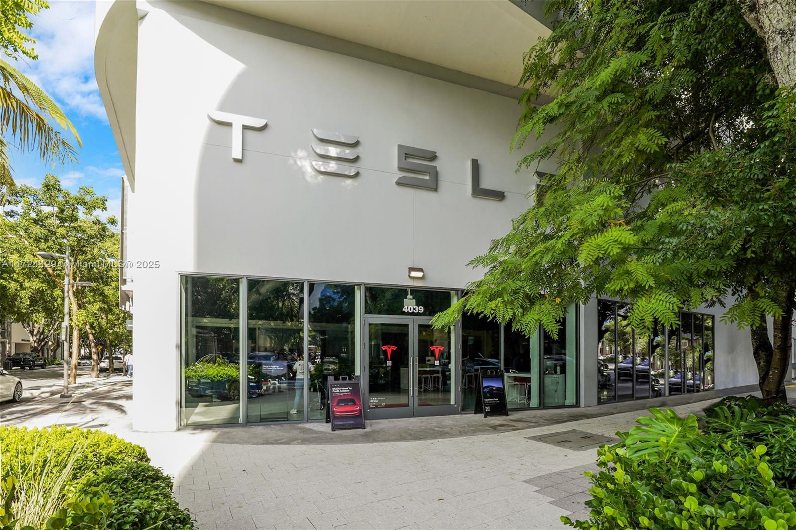 SHADOWLAWN - Residential