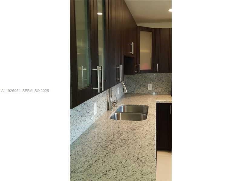 BISCAYA III CONDO - Residential