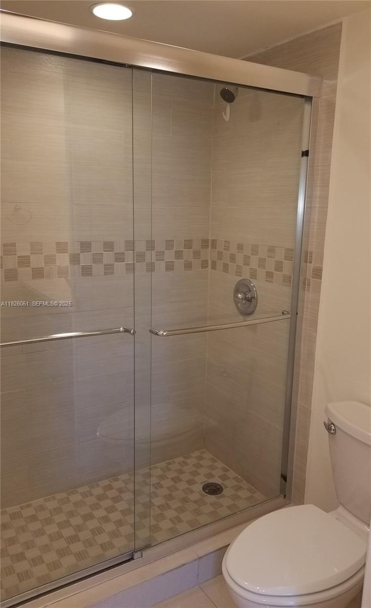 BISCAYA III CONDO - Residential