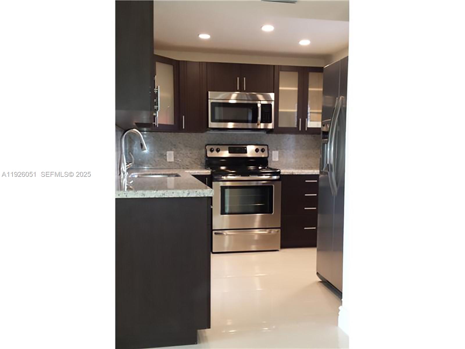 BISCAYA III CONDO - Residential