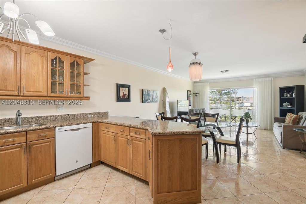 Photo of 1000 Hillcrest Ct #303, Hollywood, FL 33021 (MLS # A12048310)