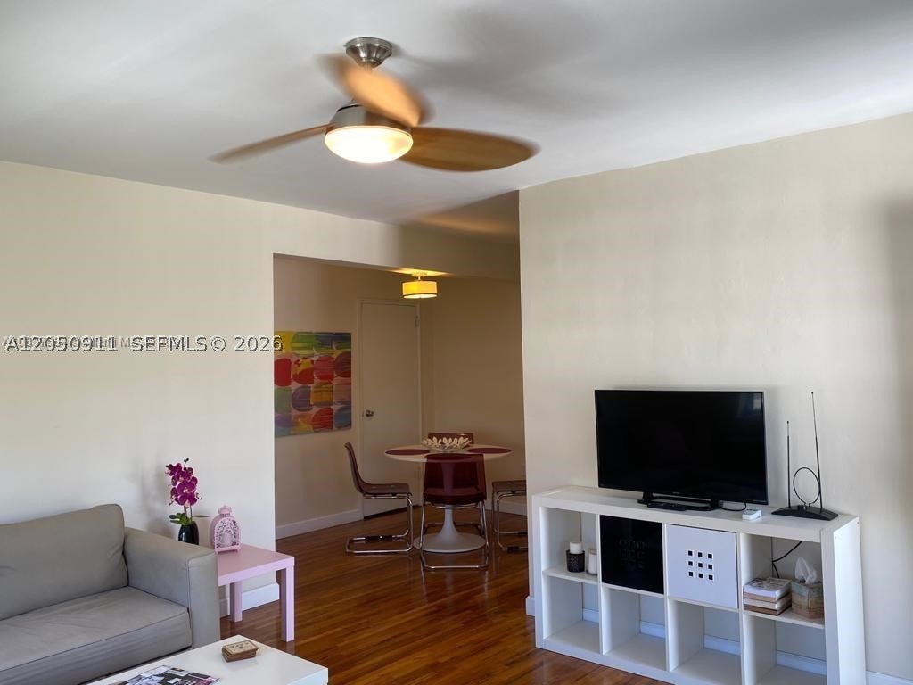 7935 Carlyle Ave 10
