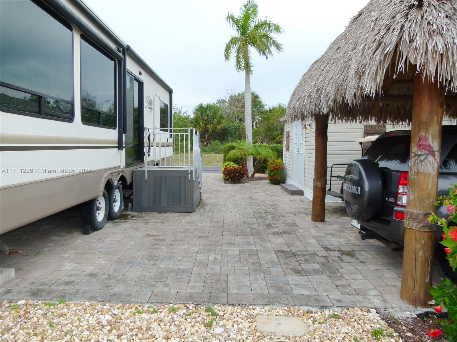 Silver Palms RV Resort - Land