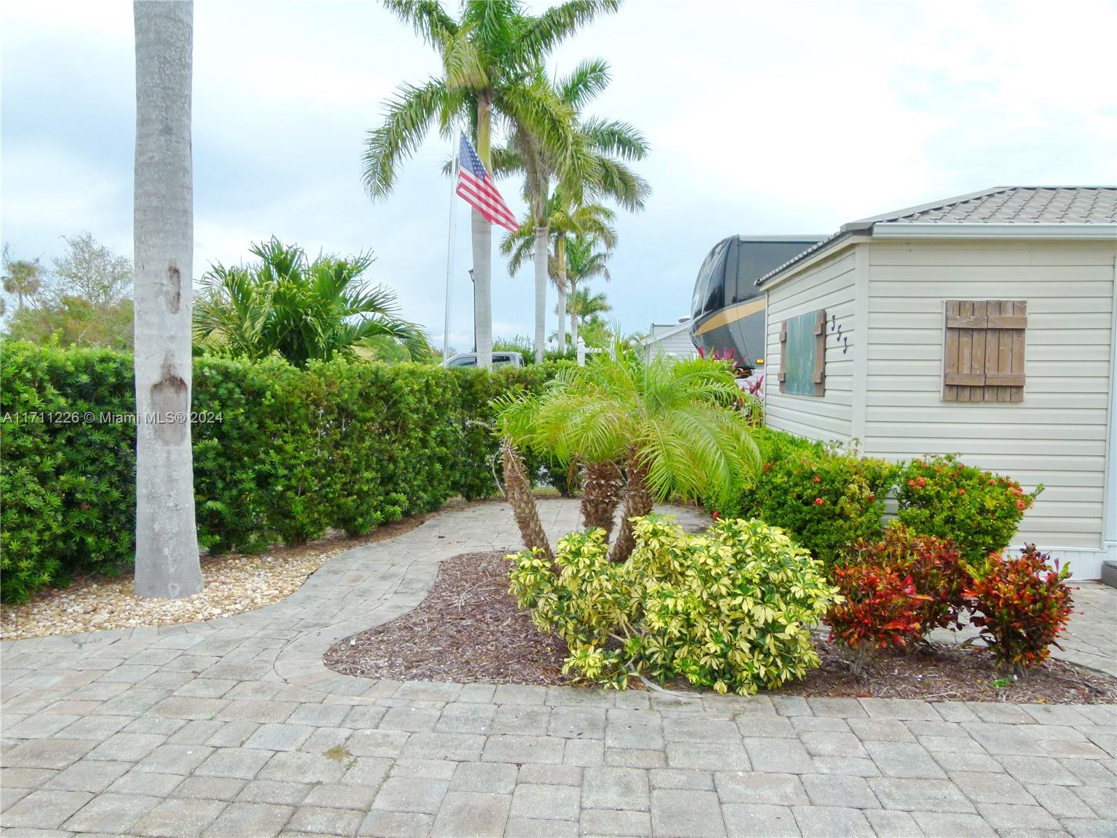 Silver Palms RV Resort - Land