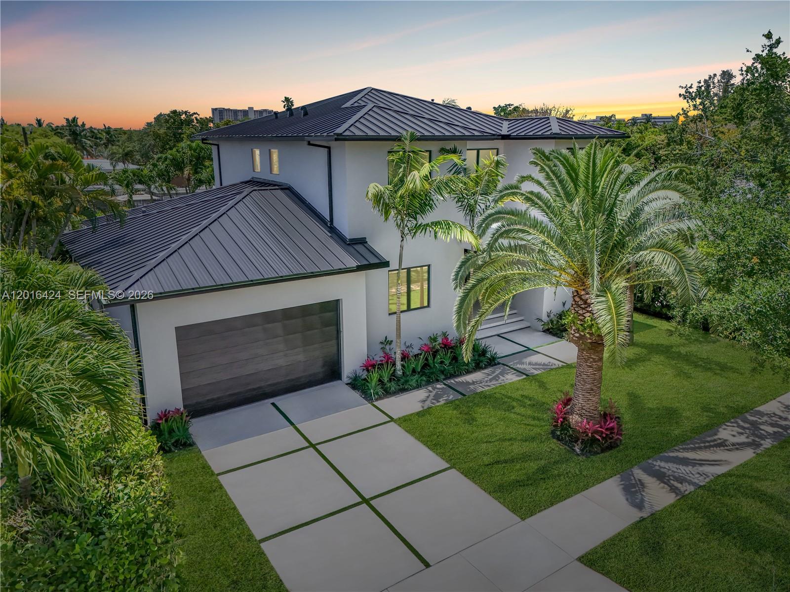 1940 Alamanda Dr