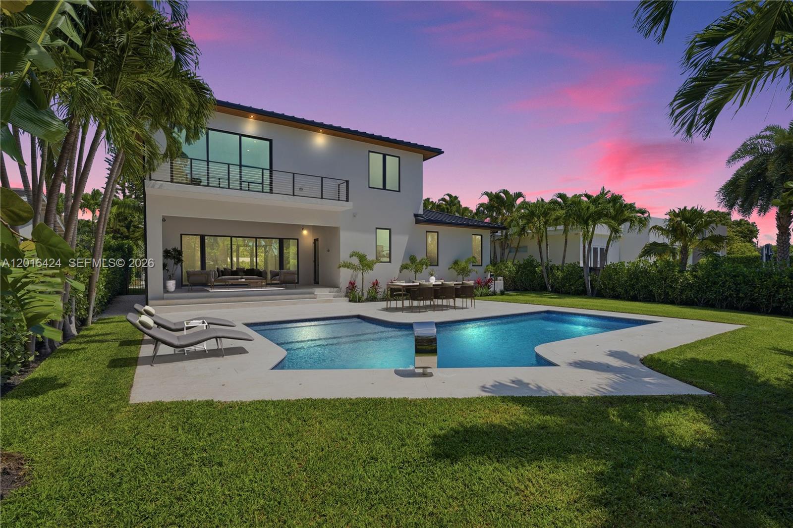 1940 Alamanda Dr
