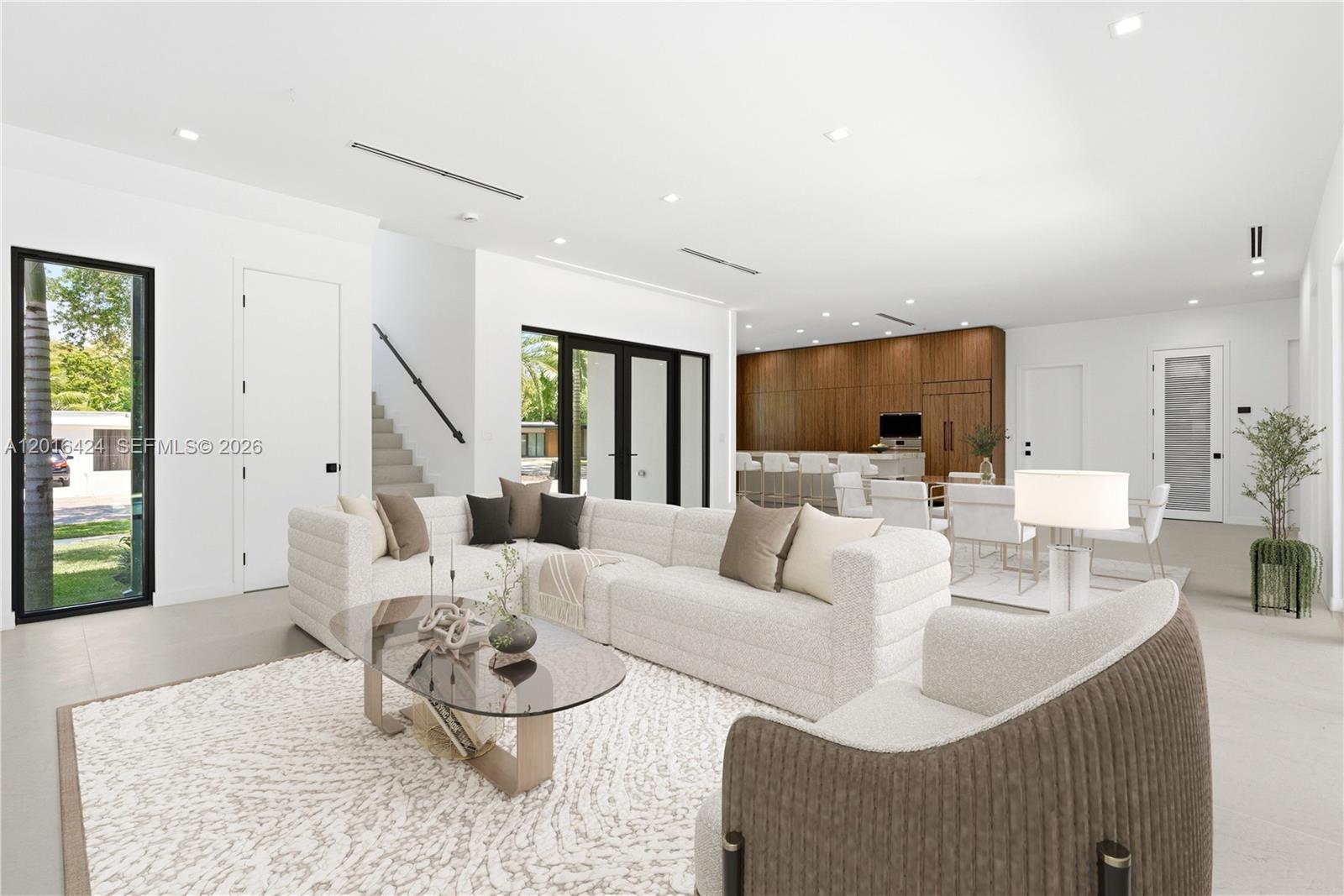 1940 Alamanda Dr