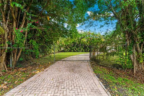 A home in Pinecrest