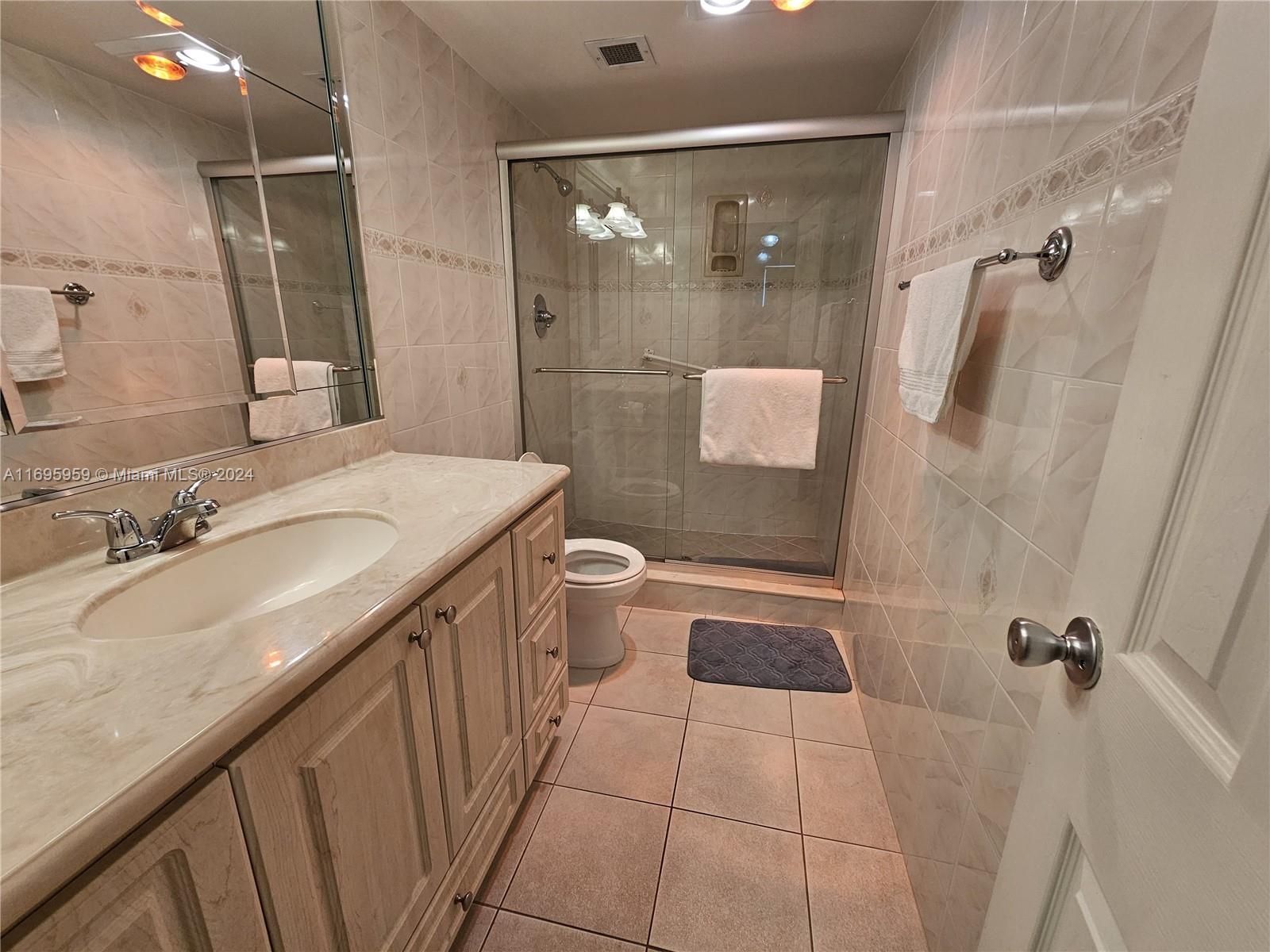 HEMISPHERES CONDO - Residential Lease