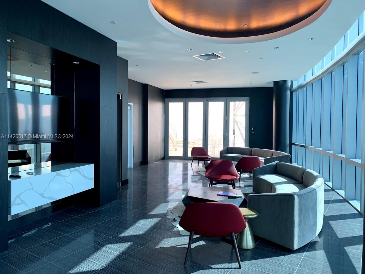 PARAMOUNT MIAMI WORLDCENT - Residential