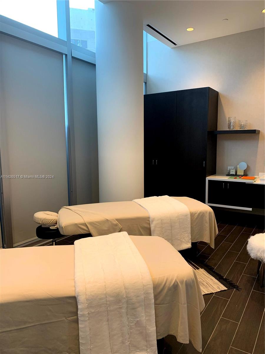 PARAMOUNT MIAMI WORLDCENT - Residential