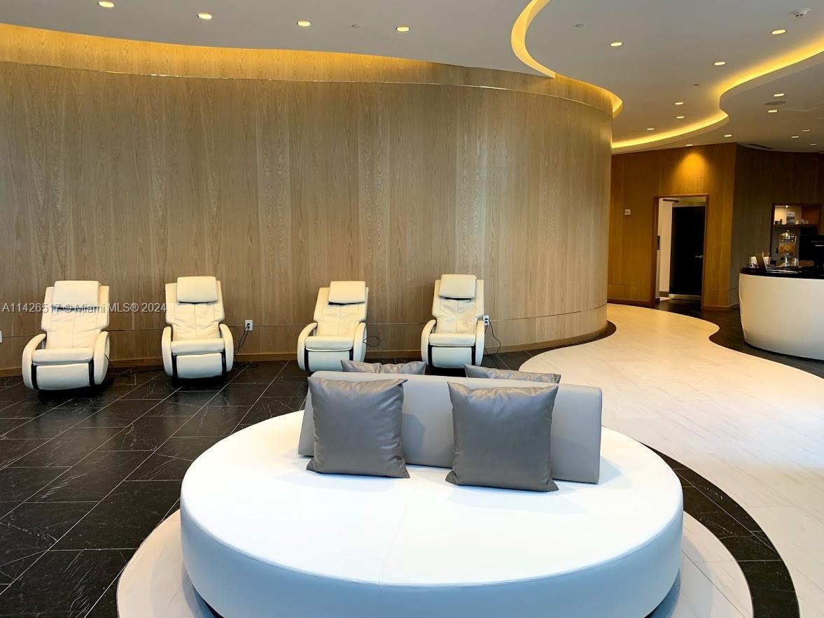 PARAMOUNT MIAMI WORLDCENT - Residential