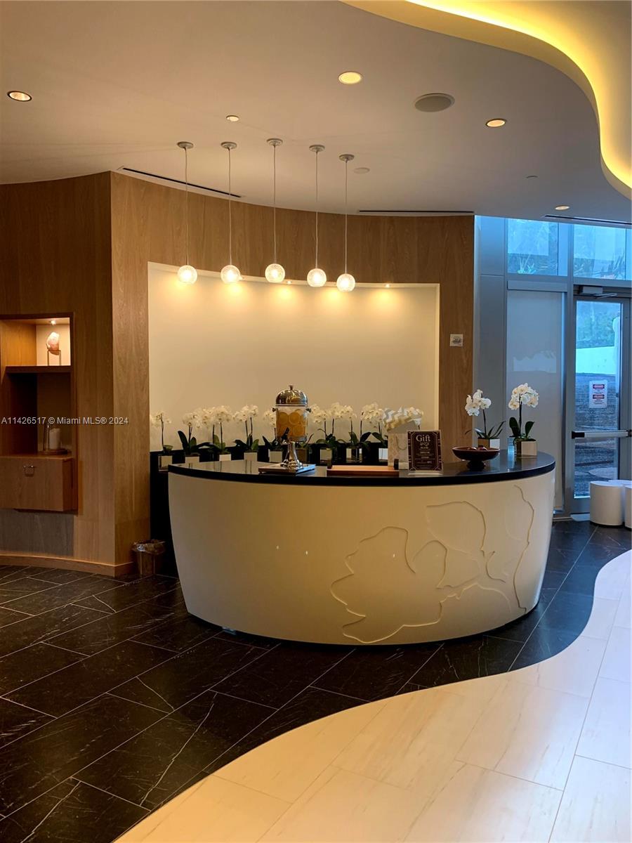 PARAMOUNT MIAMI WORLDCENT - Residential