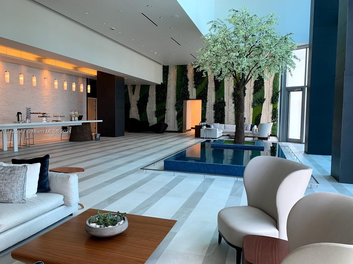 PARAMOUNT MIAMI WORLDCENT - Residential