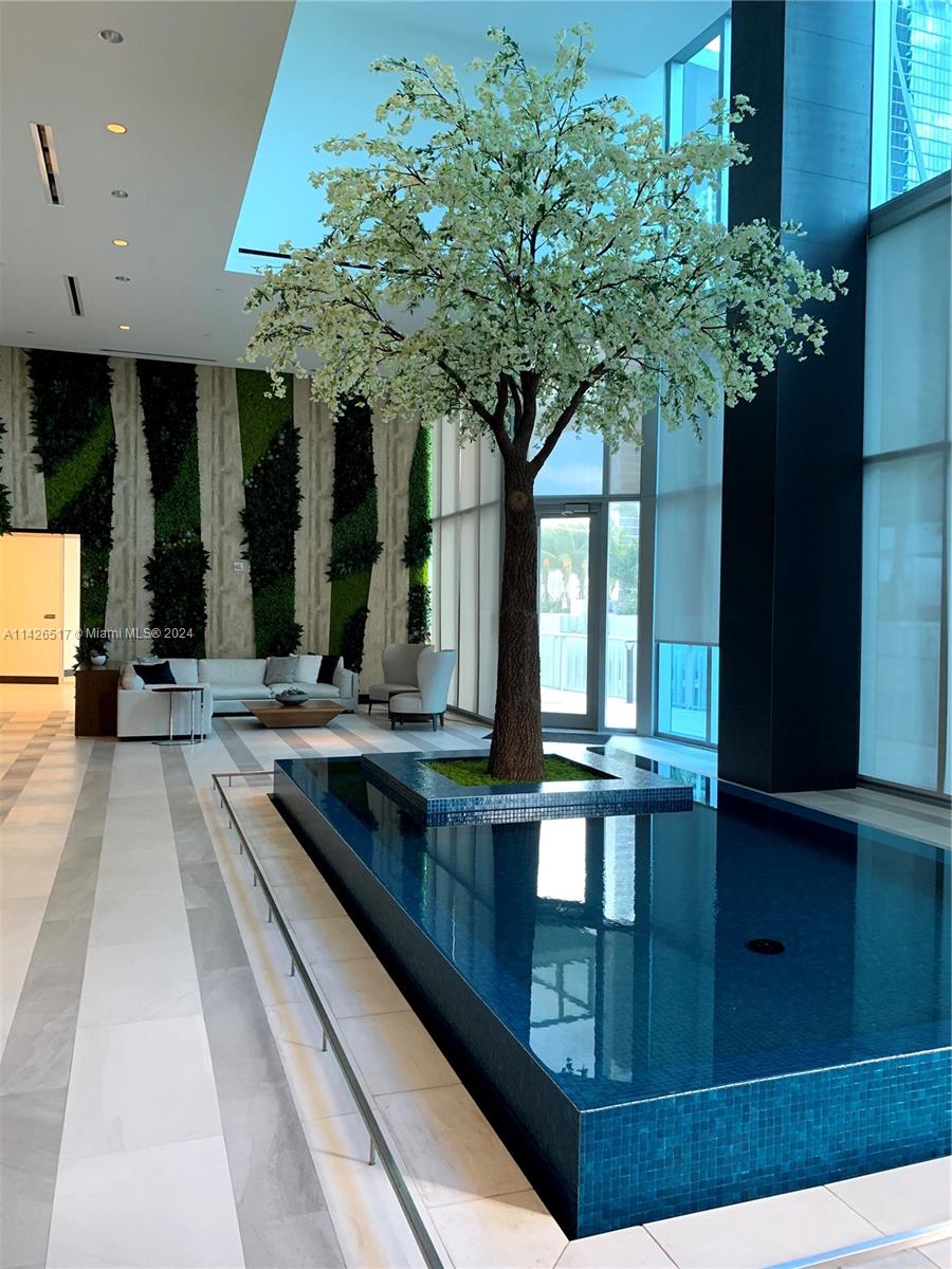 PARAMOUNT MIAMI WORLDCENT - Residential