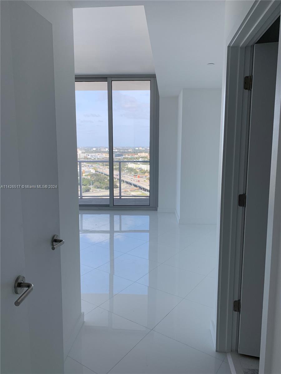 PARAMOUNT MIAMI WORLDCENT - Residential
