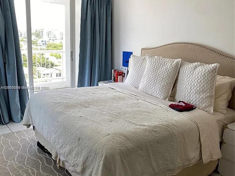 9341 Collins Ave 907