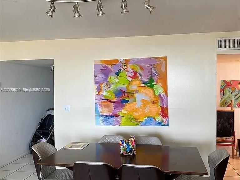 9341 Collins Ave 907