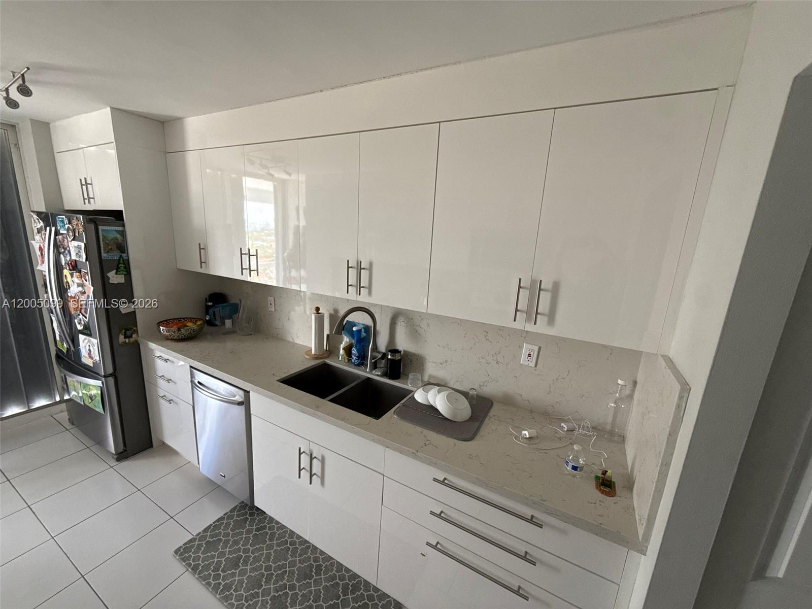 9341 Collins Ave 907