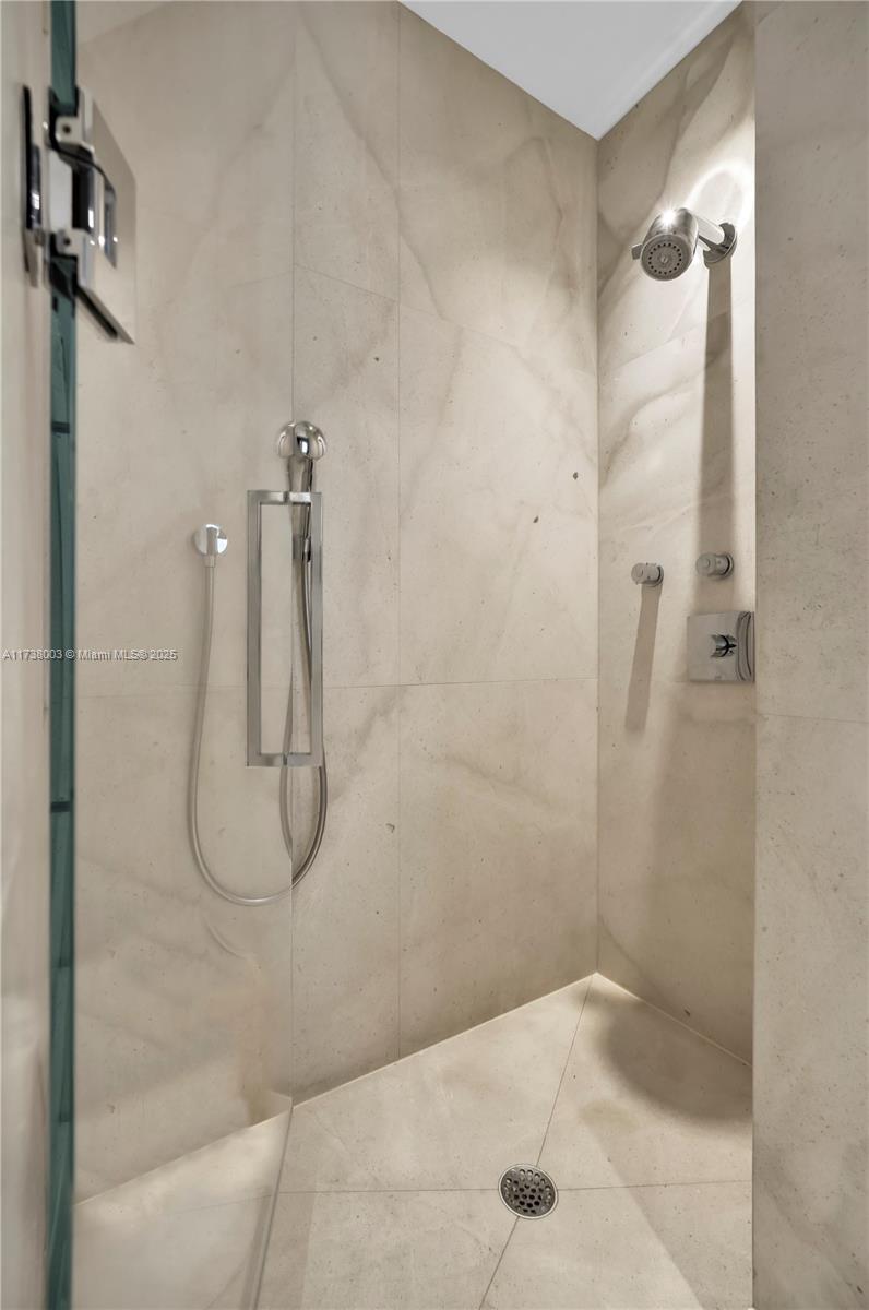 OCEAN HOUSE CONDO - Residential