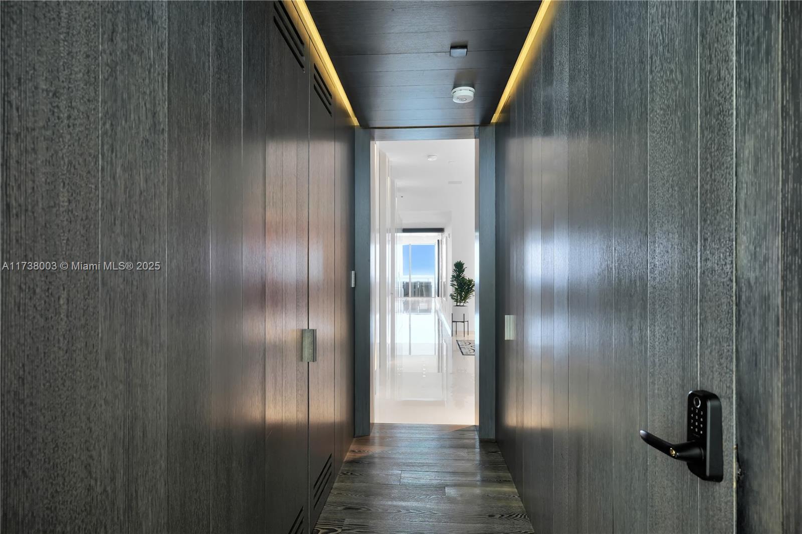 OCEAN HOUSE CONDO - Residential