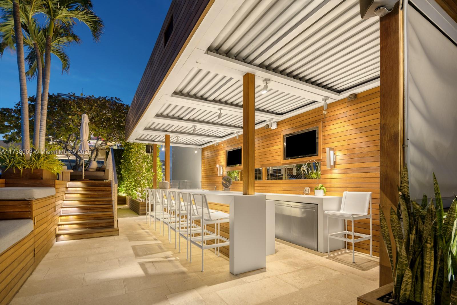 OCEAN HOUSE CONDO - Residential