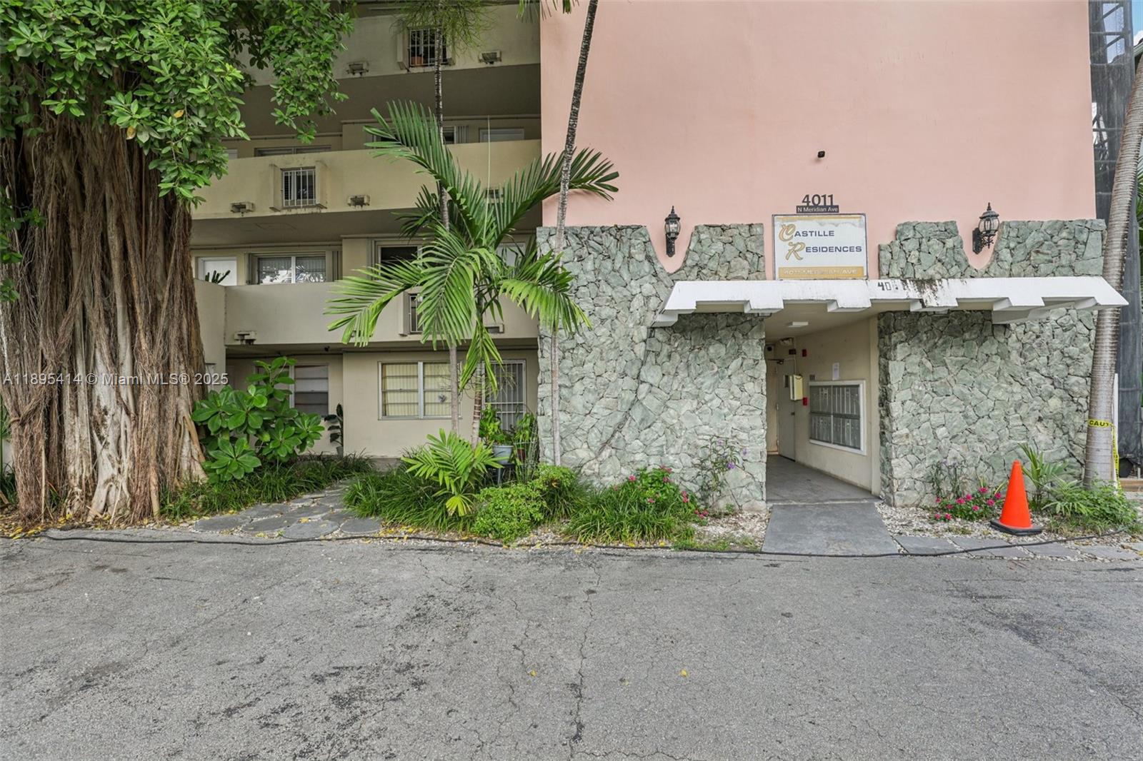 View photos, virtual tours, details... 4011 N Meridian Ave 21