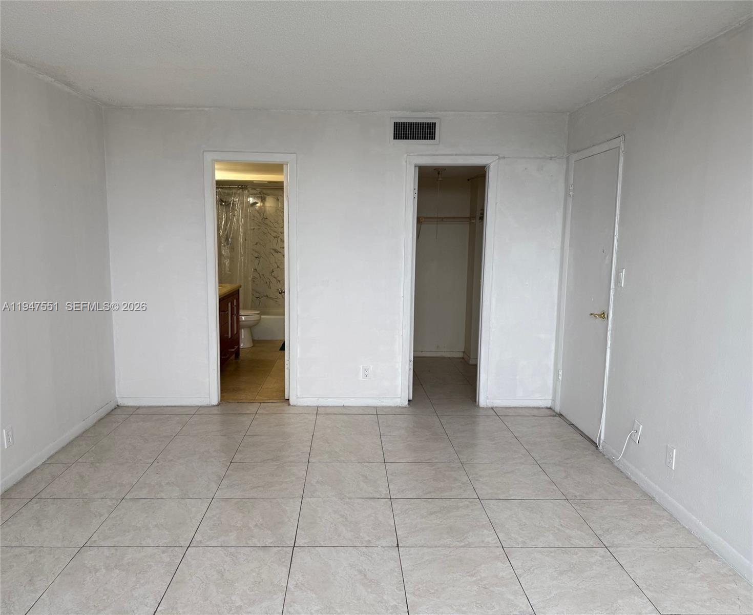INVERRARY GARDENS CONDO I - Residential Lease