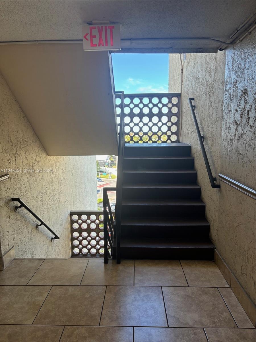 INVERRARY GARDENS CONDO I - Residential Lease