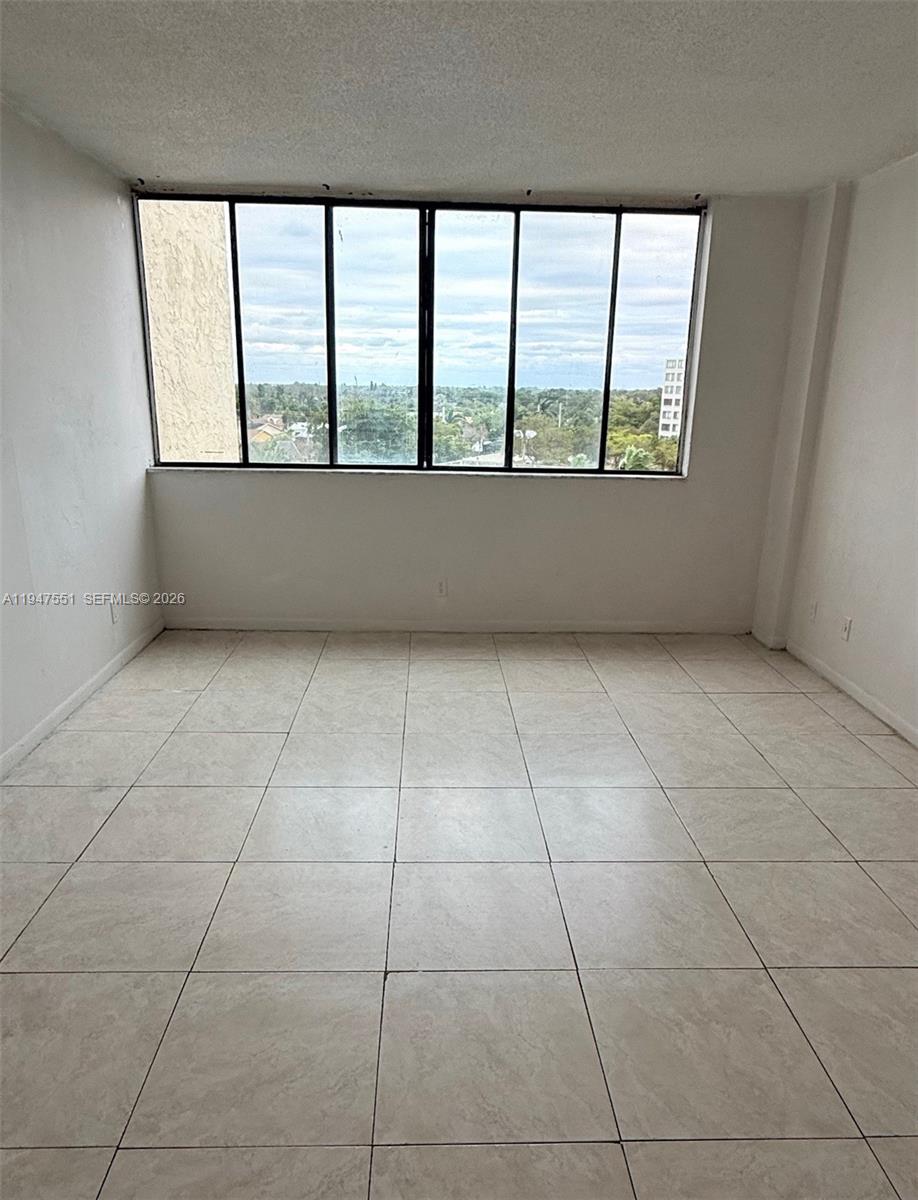 INVERRARY GARDENS CONDO I - Residential Lease