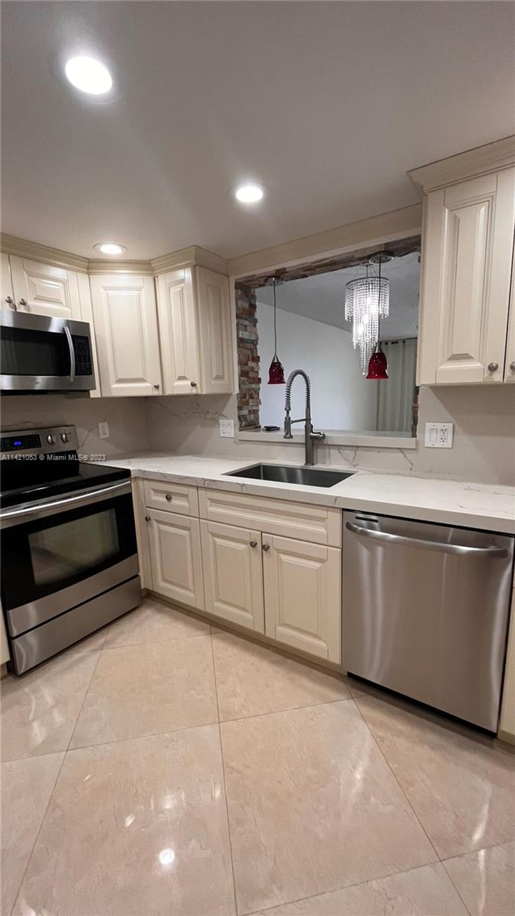 Photo of 900 NE 12th Ave #308, Hallandale Beach, FL 33009 (MLS # A11421053)