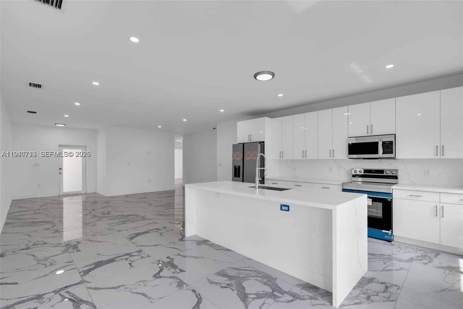 RICHARDS SUB - Residential Lease